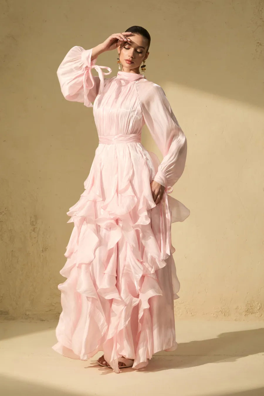 Vestido largo Estella con mangas abullonadas y ribete de volantes