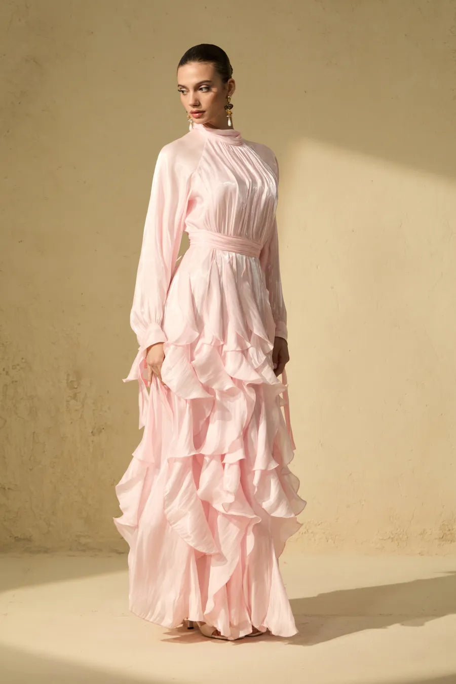 Vestido largo Estella con mangas abullonadas y ribete de volantes