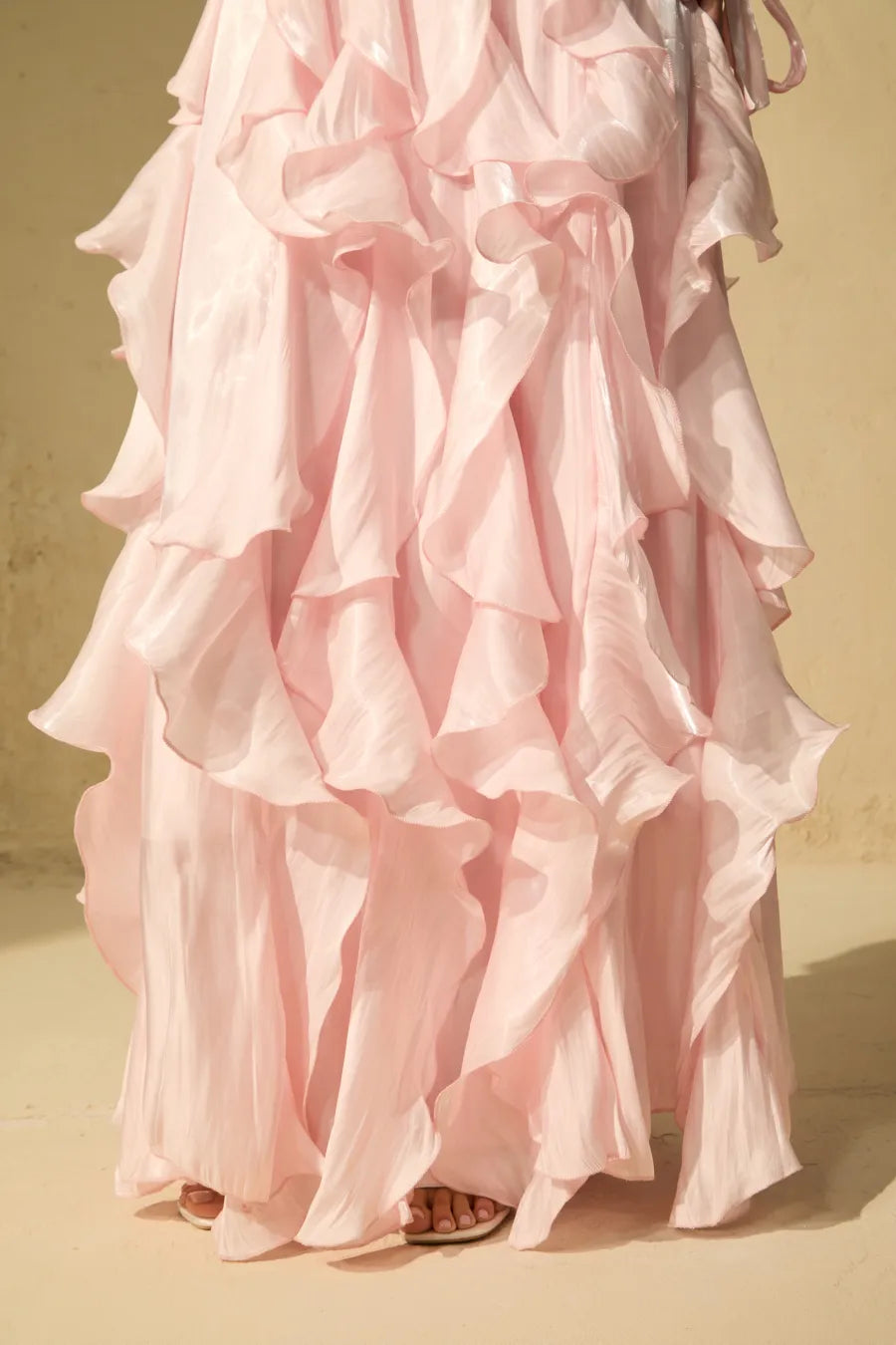 Vestido largo Estella con mangas abullonadas y ribete de volantes