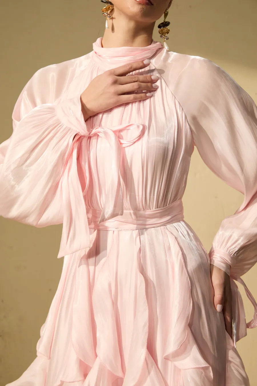 Vestido largo Estella con mangas abullonadas y ribete de volantes
