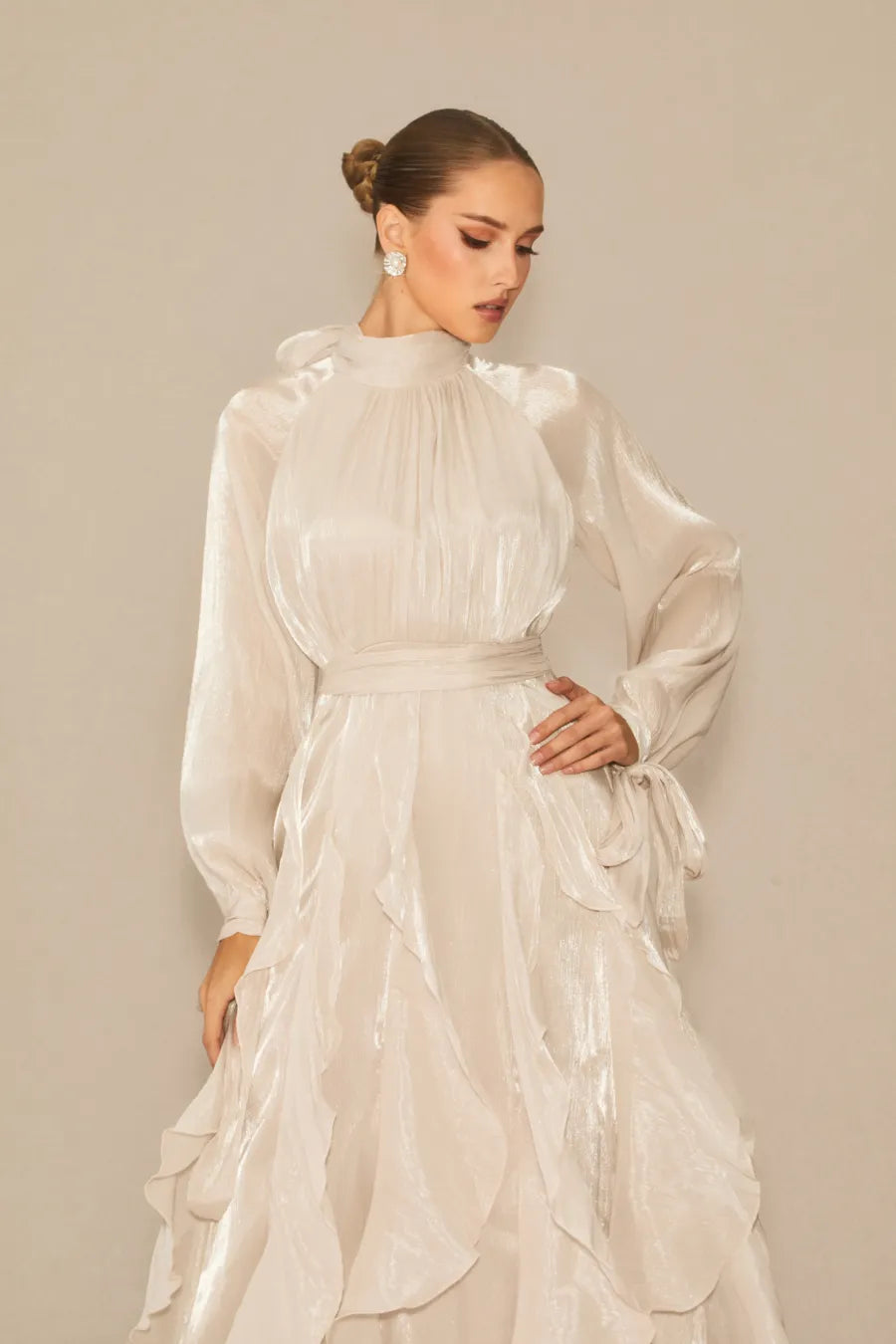 Vestido largo Estella con mangas abullonadas y ribete de volantes