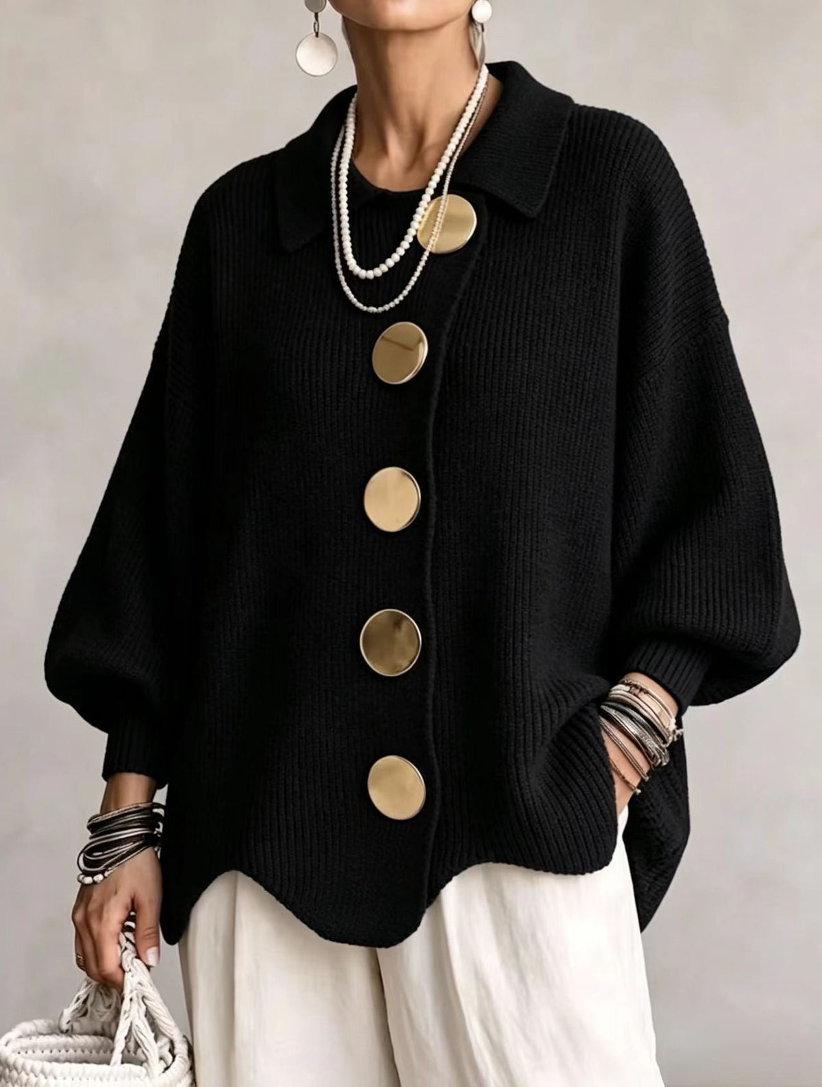 Isadora | Cárdigan Oversize con Cuello y Botones Dorados